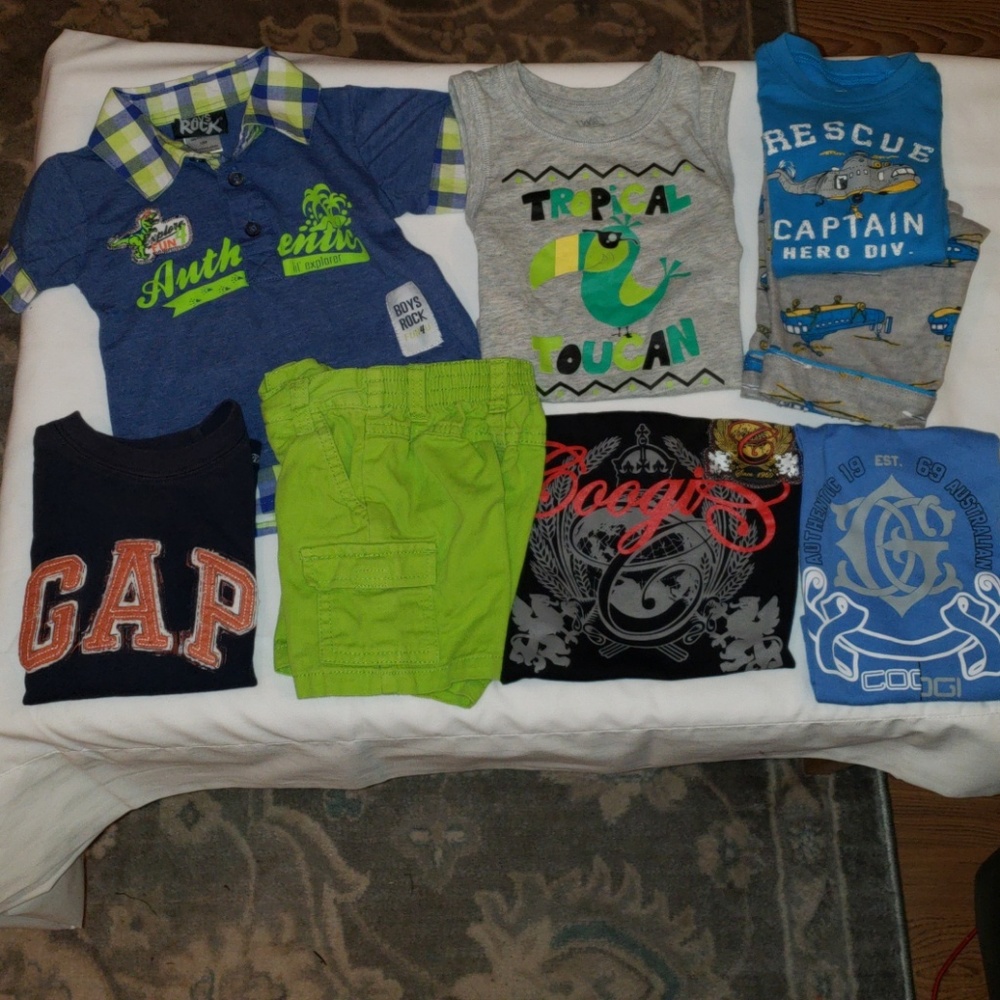 🧑Boys Bundle 12 months- 5 shirts, 1 short & 1 PJ